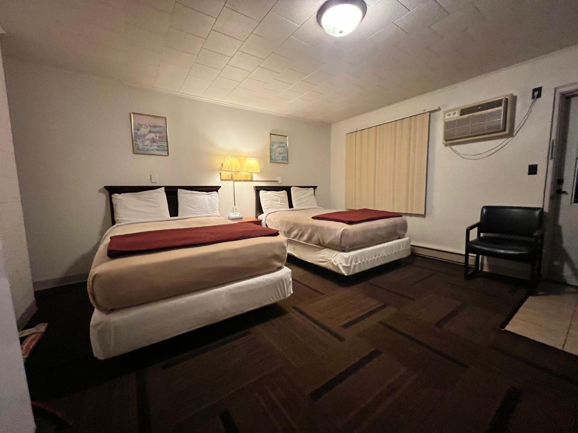 Oyo Hotel Prairie Winds Carthage Keokuk Hwy 136 Екстер'єр фото