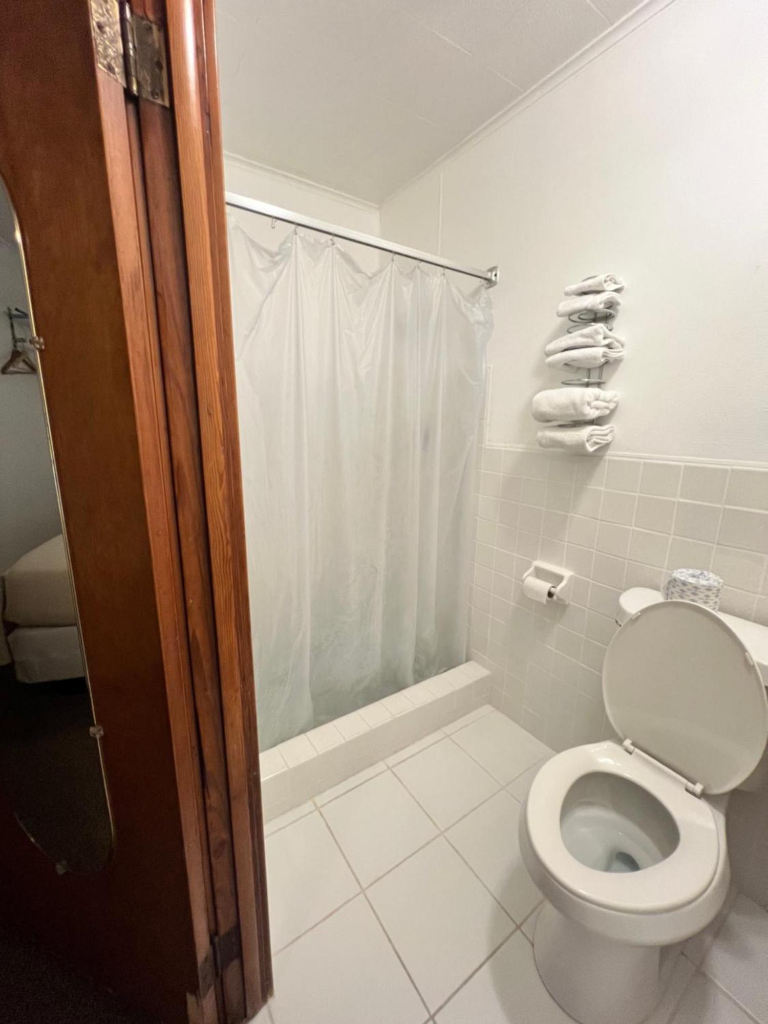 Oyo Hotel Prairie Winds Carthage Keokuk Hwy 136 Екстер'єр фото