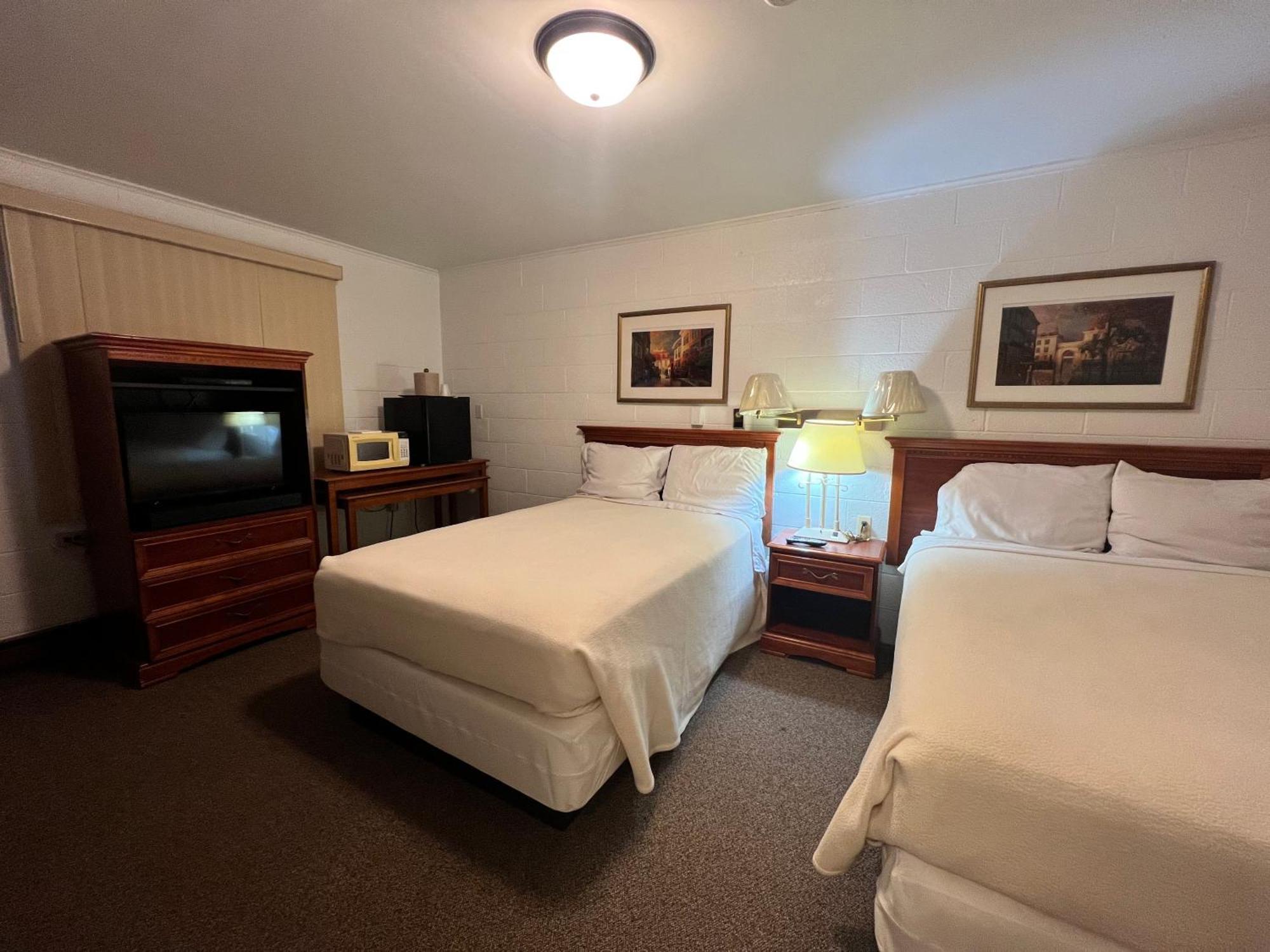 Oyo Hotel Prairie Winds Carthage Keokuk Hwy 136 Екстер'єр фото