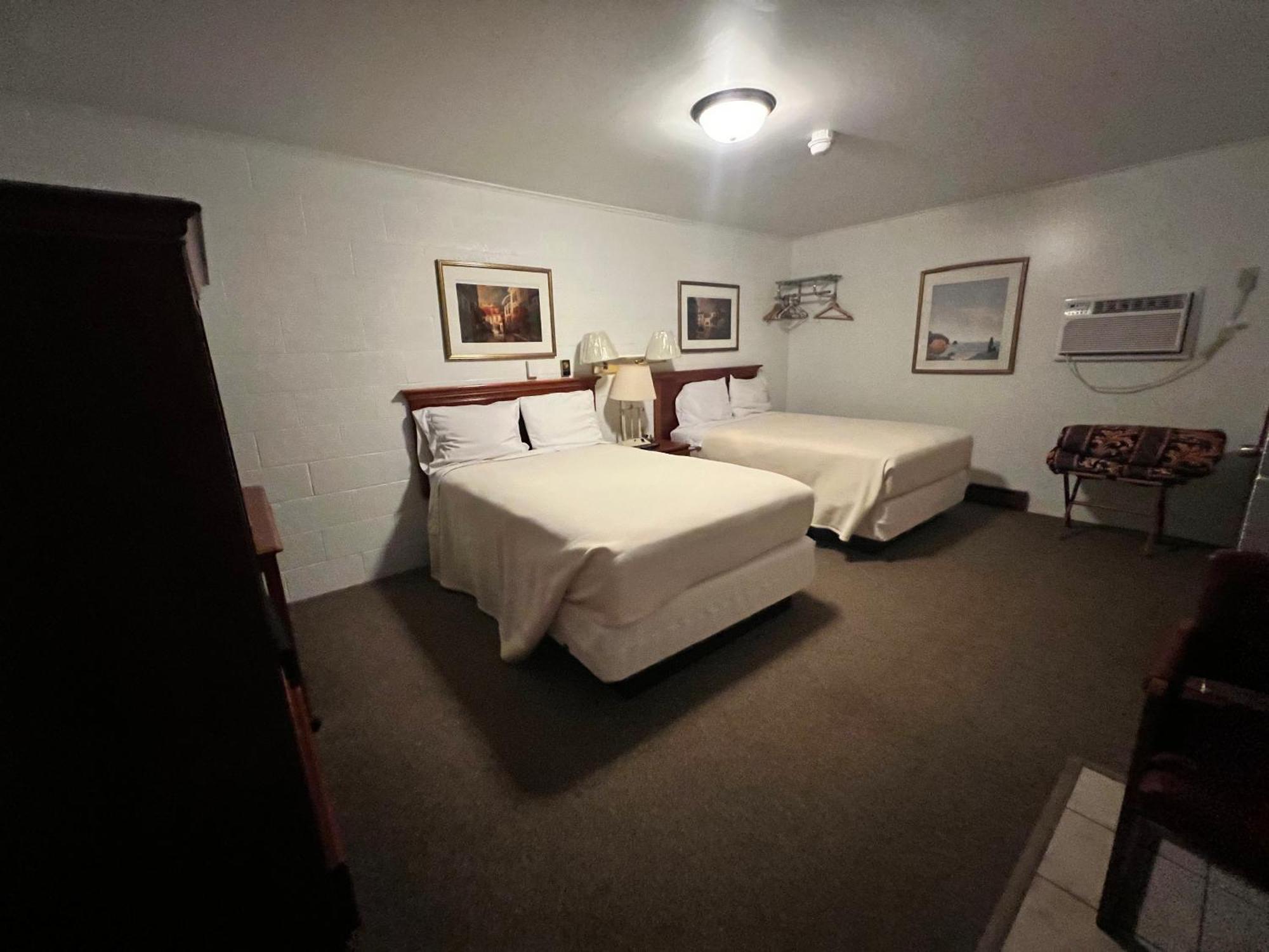 Oyo Hotel Prairie Winds Carthage Keokuk Hwy 136 Екстер'єр фото