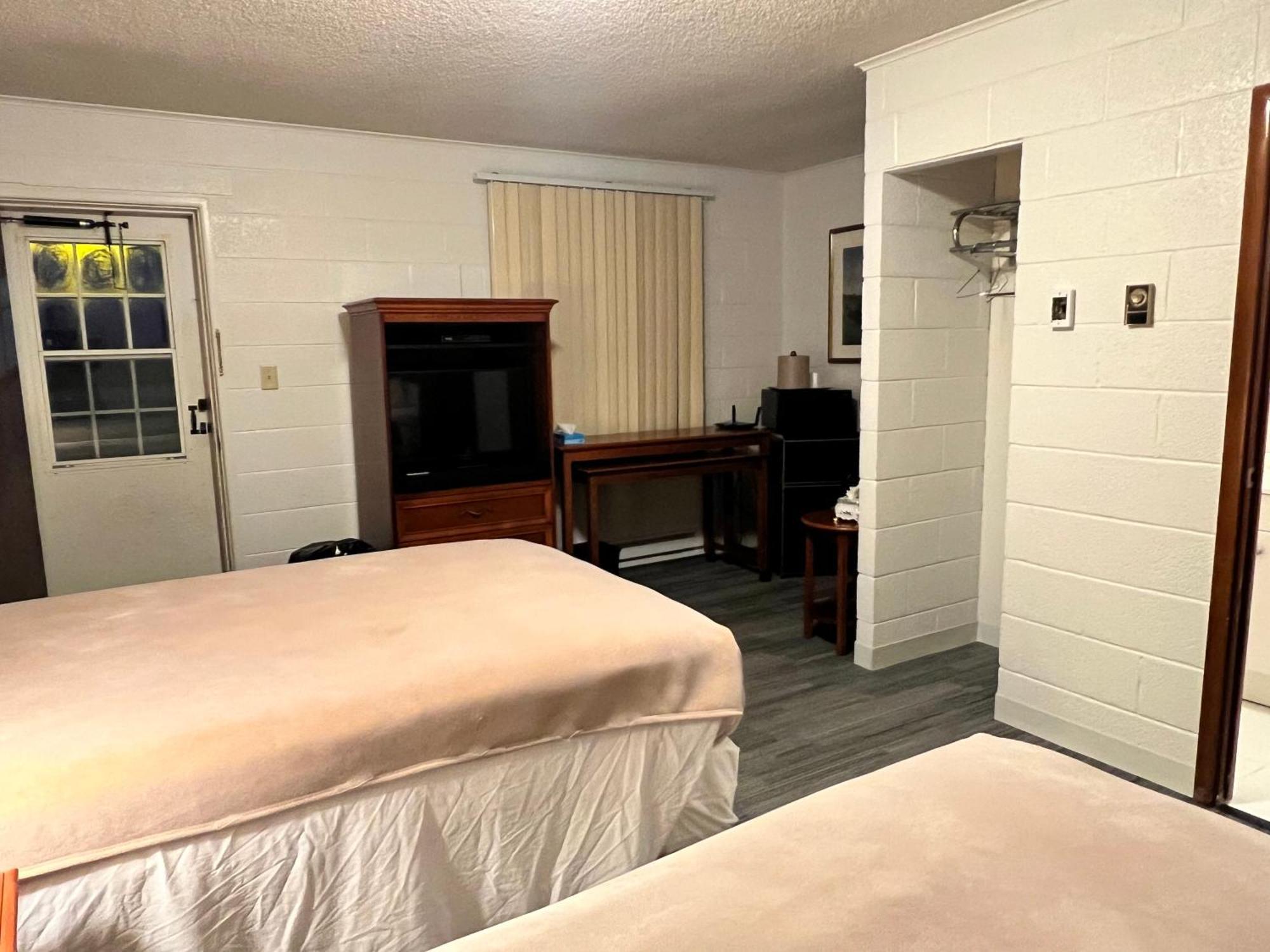 Oyo Hotel Prairie Winds Carthage Keokuk Hwy 136 Екстер'єр фото